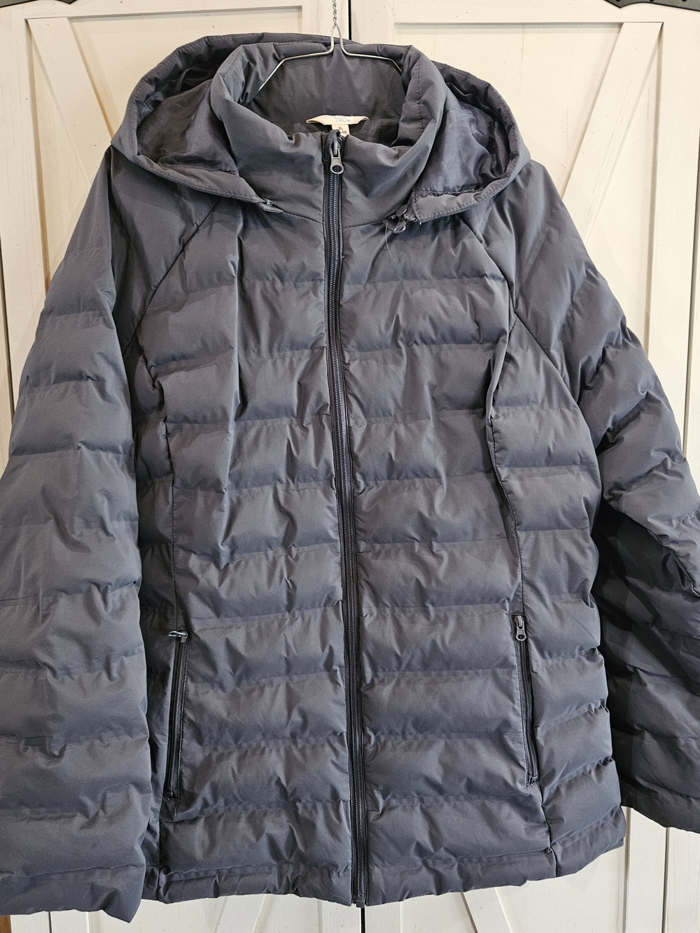 Time and Tru Navy/light Grey Quilted Hooded Puffer Jacket